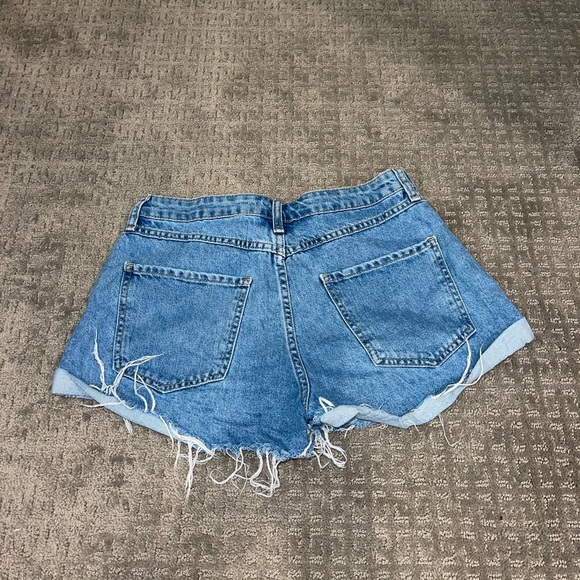 High waisted ripped shorts - Picture 4 of 4